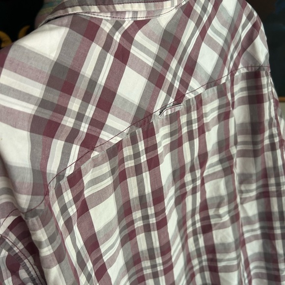 Guess Maroon and White Plaid Casual Shirt XL Embroidered - Picture 13 of 16